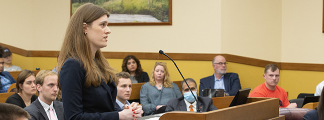 Illinois Law student presents at moot court