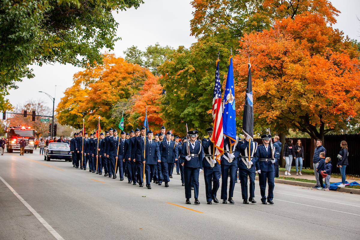 ROTC members take part in the Illinois Homecoming parade